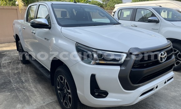 Comprar Importar Toyota Hiluxe Revo Branco Carro em Maputo em Maputo