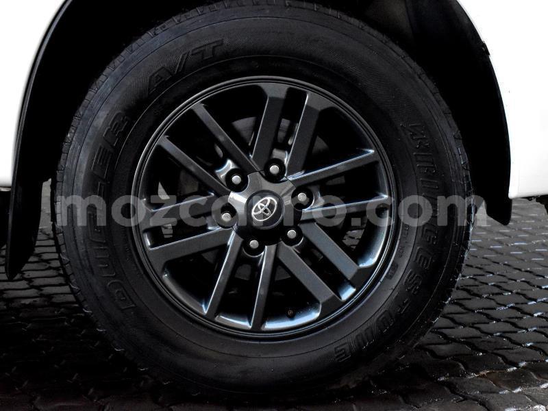Big with watermark toyota fortuner nampula mocambique 10509