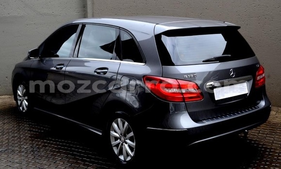 Comprar Usado Mercedes-Benz C180 coupe De outros Carro em Moçambique em Nampula Comprar Usado Mercedes-Benz C180 coupe De outros Carro em Moçambique em Nampula