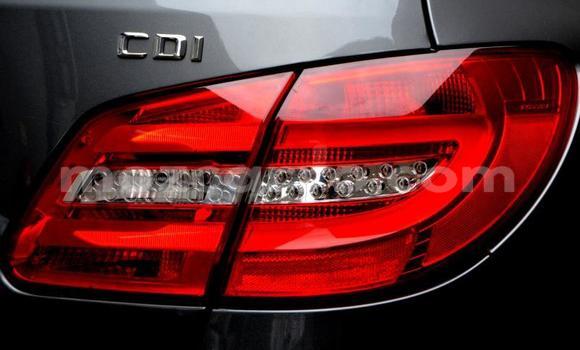 Comprar Usado Mercedes-Benz C180 coupe De outros Carro em Moçambique em Nampula Comprar Usado Mercedes-Benz C180 coupe De outros Carro em Moçambique em Nampula
