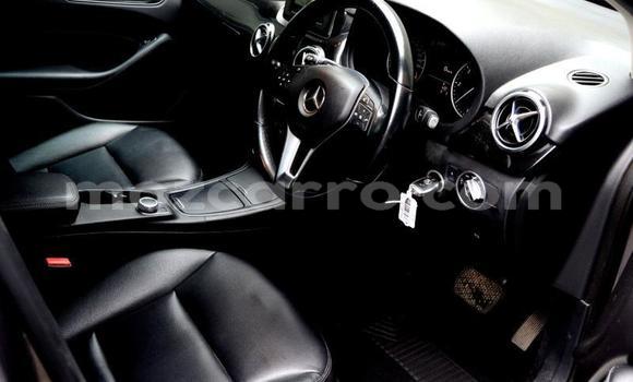 Comprar Usado Mercedes-Benz C180 coupe De outros Carro em Moçambique em Nampula Comprar Usado Mercedes-Benz C180 coupe De outros Carro em Moçambique em Nampula