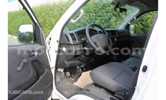 Comprar Importar Toyota Hiace Branco Carro em Import - Dubai em Cabo Delgado Comprar Importar Toyota Hiace Branco Carro em Import - Dubai em Cabo Delgado