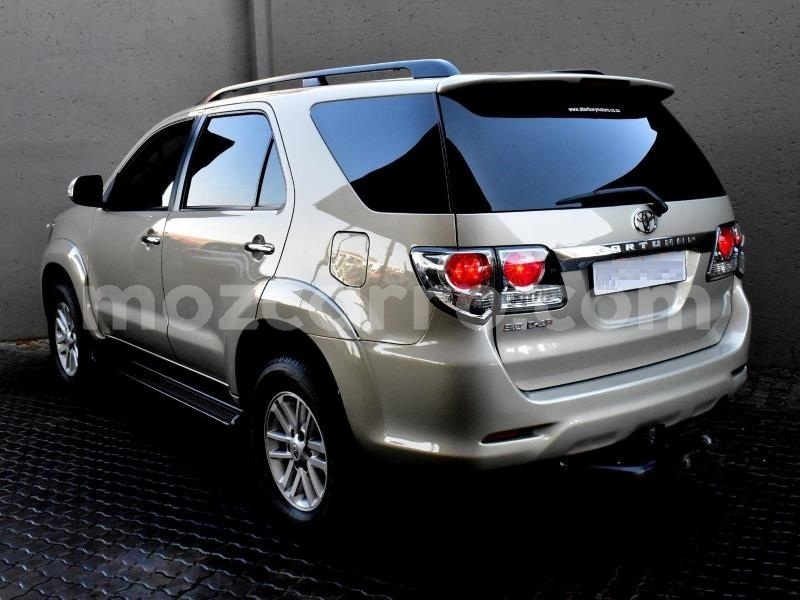Big with watermark toyota fortuner nampula mocambique 10532