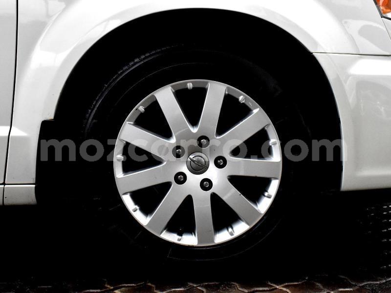 Big with watermark chrysler voyager nampula mocambique 10533