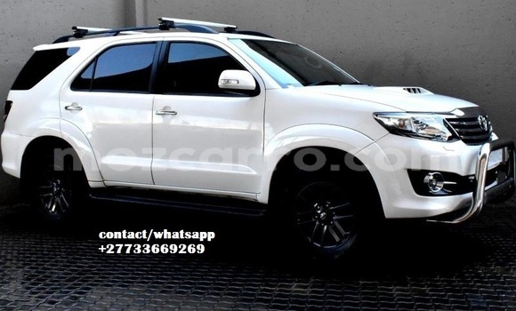 Comprar Usado Toyota Fortuner De outros Carro em Moçambique em Nampula