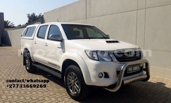 Comprar Usado Toyota Hilux Branco Carro em Moçambique em Nampula Comprar Usado Toyota Hilux Branco Carro em Moçambique em Nampula