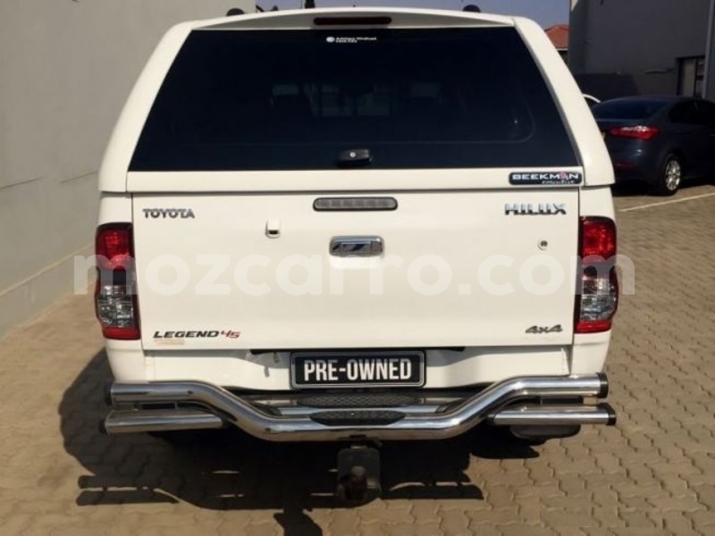 Big with watermark toyota hilux nampula mocambique 10540