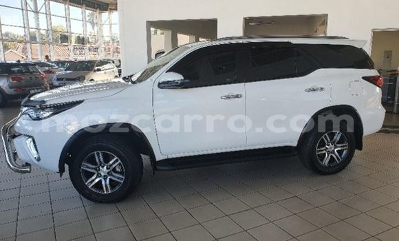 Buy Used Toyota Fortuner White Car in Maputo in Maputo Buy Used Toyota Fortuner White Car in Maputo in Maputo