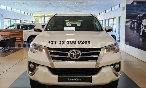 Nunua Ilio tumika Toyota Fortuner Nyeupe Gari ndani ya Maputo nchini Maputo Nunua Ilio tumika Toyota Fortuner Nyeupe Gari ndani ya Maputo nchini Maputo