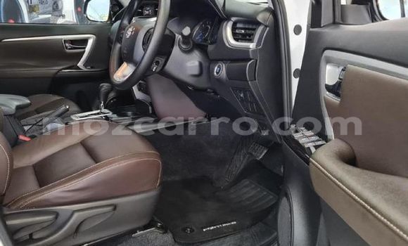 Nunua Ilio tumika Toyota Fortuner Nyeupe Gari ndani ya Maputo nchini Maputo Nunua Ilio tumika Toyota Fortuner Nyeupe Gari ndani ya Maputo nchini Maputo