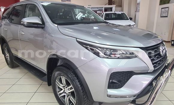 Nunua Ilio tumika Toyota Fortuner Fedha Gari ndani ya Maputo nchini Maputo Nunua Ilio tumika Toyota Fortuner Fedha Gari ndani ya Maputo nchini Maputo