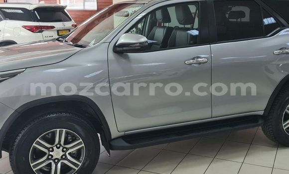 Nunua Ilio tumika Toyota Fortuner Fedha Gari ndani ya Maputo nchini Maputo Nunua Ilio tumika Toyota Fortuner Fedha Gari ndani ya Maputo nchini Maputo