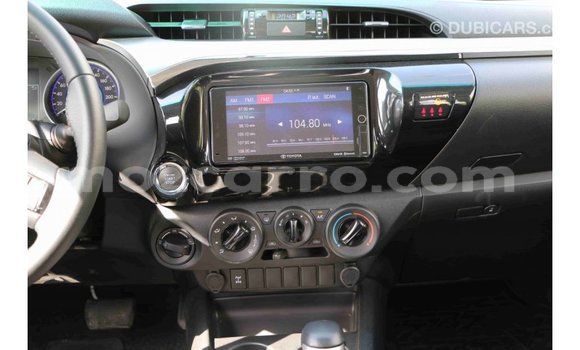 Comprar Importar Toyota Hilux Preto Carro em Import - Dubai em Cabo Delgado Comprar Importar Toyota Hilux Preto Carro em Import - Dubai em Cabo Delgado
