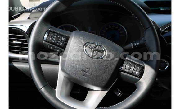 Comprar Importar Toyota Hilux Preto Carro em Import - Dubai em Cabo Delgado Comprar Importar Toyota Hilux Preto Carro em Import - Dubai em Cabo Delgado