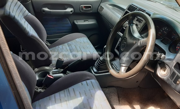 Comprar Usado Toyota RAV4 Azul Carro em Mutarara em Tete Comprar Usado Toyota RAV4 Azul Carro em Mutarara em Tete