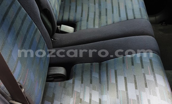 Comprar Usado Toyota RAV4 Azul Carro em Mutarara em Tete Comprar Usado Toyota RAV4 Azul Carro em Mutarara em Tete
