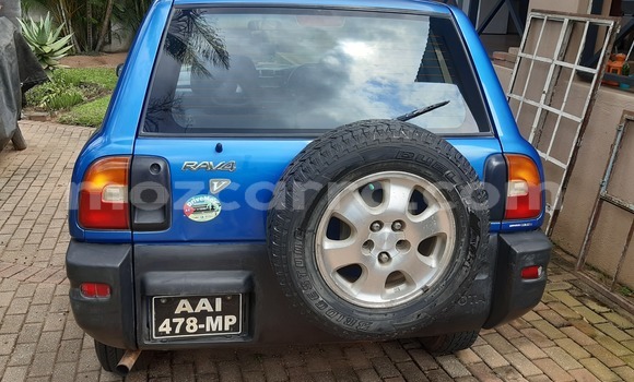 Comprar Usado Toyota RAV4 Azul Carro em Mutarara em Tete Comprar Usado Toyota RAV4 Azul Carro em Mutarara em Tete