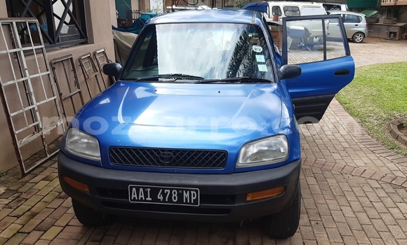 Comprar Usado Toyota RAV4 Azul Carro em Mutarara em Tete Comprar Usado Toyota RAV4 Azul Carro em Mutarara em Tete