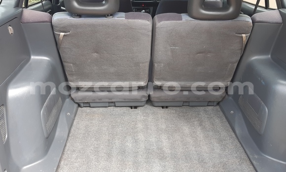 Comprar Usado Toyota RAV4 Azul Carro em Mutarara em Tete Comprar Usado Toyota RAV4 Azul Carro em Mutarara em Tete