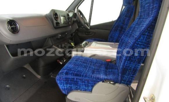 Nunua Ilio tumika Mercedes‒Benz 190 Nyeupe Gari ndani ya Maputo nchini Maputo Nunua Ilio tumika Mercedes‒Benz 190 Nyeupe Gari ndani ya Maputo nchini Maputo