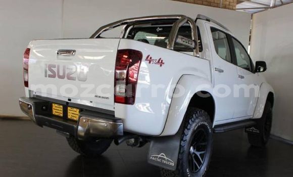 Nunua Ilio tumika Isuzu D-MAX Nyeupe Gari ndani ya Maputo nchini Maputo Nunua Ilio tumika Isuzu D-MAX Nyeupe Gari ndani ya Maputo nchini Maputo