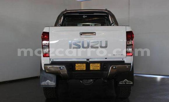 Nunua Ilio tumika Isuzu D-MAX Nyeupe Gari ndani ya Maputo nchini Maputo Nunua Ilio tumika Isuzu D-MAX Nyeupe Gari ndani ya Maputo nchini Maputo