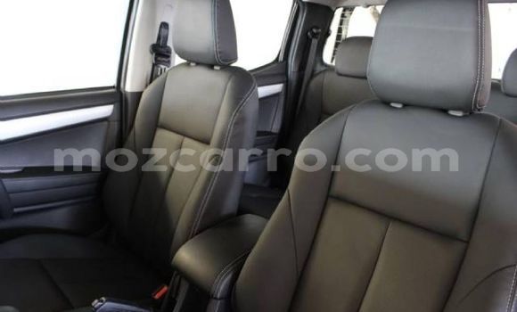 Nunua Ilio tumika Isuzu D-MAX Nyeupe Gari ndani ya Maputo nchini Maputo Nunua Ilio tumika Isuzu D-MAX Nyeupe Gari ndani ya Maputo nchini Maputo