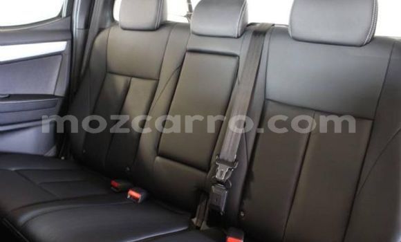 Nunua Ilio tumika Isuzu D-MAX Nyeupe Gari ndani ya Maputo nchini Maputo Nunua Ilio tumika Isuzu D-MAX Nyeupe Gari ndani ya Maputo nchini Maputo