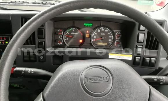 Comprar Usado Isuzu FTR 850 Branco Caminhão em Maputo em Maputo Comprar Usado Isuzu FTR 850 Branco Caminhão em Maputo em Maputo