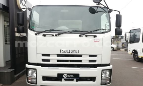 Comprar Usado Isuzu FTR 850 Branco Caminhão em Maputo em Maputo Comprar Usado Isuzu FTR 850 Branco Caminhão em Maputo em Maputo