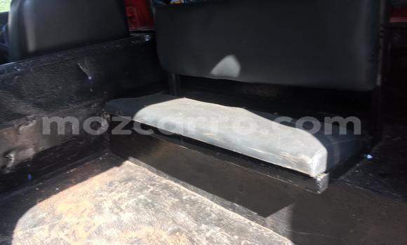 Buy Used Land Rover Defender Red Car in Mocambique in Nampula Buy Used Land Rover Defender Red Car in Mocambique in Nampula