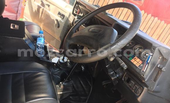 Buy Used Land Rover Defender Red Car in Mocambique in Nampula Buy Used Land Rover Defender Red Car in Mocambique in Nampula