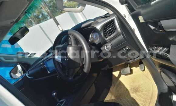 Nunua Ilio tumika Toyota Hiluxe Revo Nyeupe Gari ndani ya Mocambique nchini Nampula Nunua Ilio tumika Toyota Hiluxe Revo Nyeupe Gari ndani ya Mocambique nchini Nampula