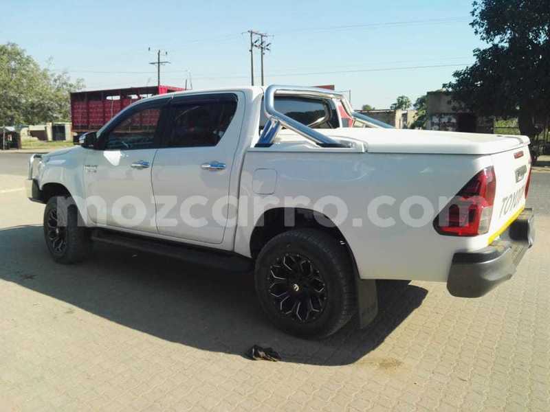 Big with watermark toyota hiluxe revo nampula mocambique 10584