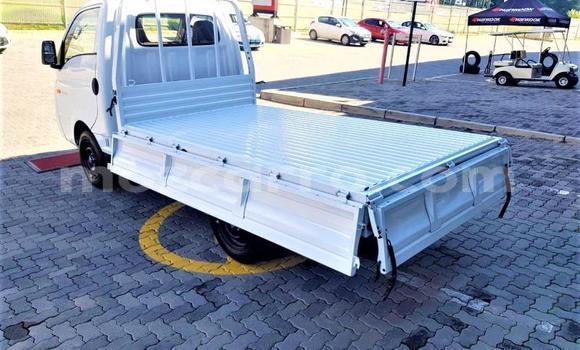 Comprar Usado Hyundai H1 Branco Carro em Maputo em Maputo Comprar Usado Hyundai H1 Branco Carro em Maputo em Maputo