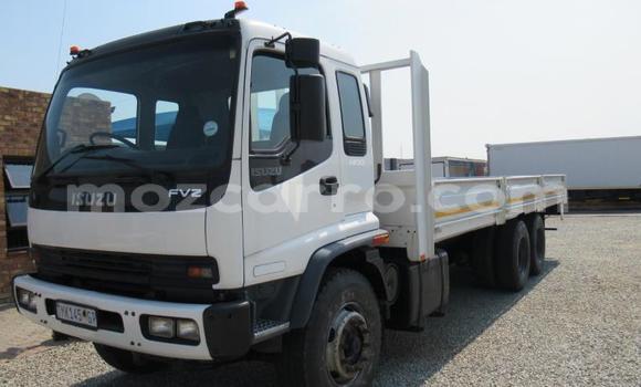 Comprar Usado Isuzu FTR 850 Branco Caminhão em Maputo em Maputo Comprar Usado Isuzu FTR 850 Branco Caminhão em Maputo em Maputo
