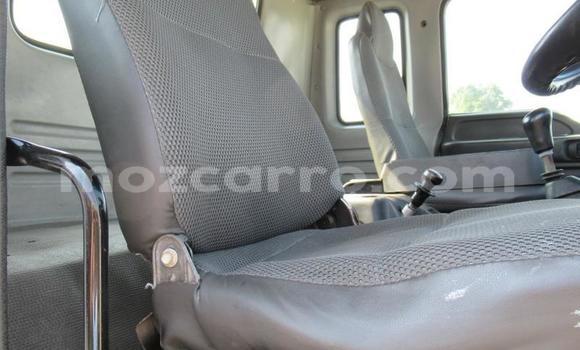 Comprar Usado Isuzu FTR 850 Branco Caminhão em Maputo em Maputo Comprar Usado Isuzu FTR 850 Branco Caminhão em Maputo em Maputo