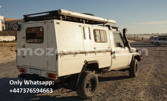 Comprar Usado Toyota Land Cruiser Branco Carro em Maputo em Maputo