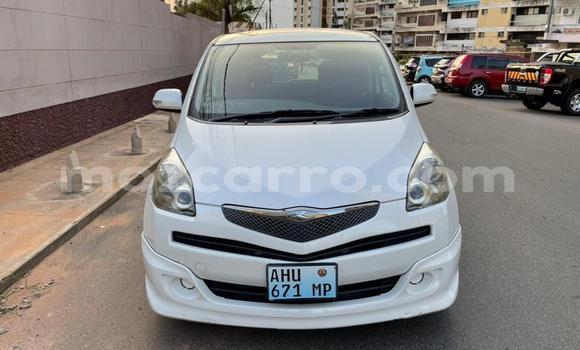 Nunua Mpya Toyota Ractis Nyeupe Gari ndani ya Maputo nchini Maputo