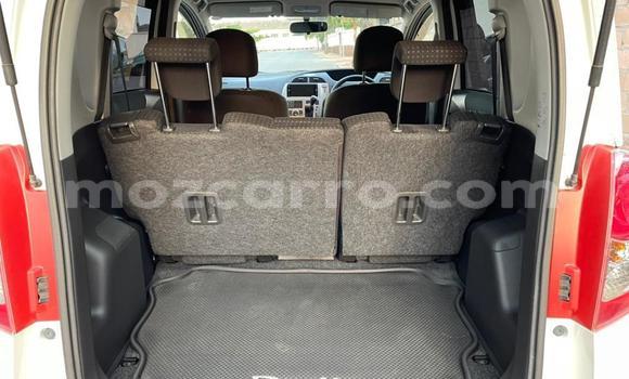 Comprar Novo Toyota Ractis Branco Carro em Maputo em Maputo Comprar Novo Toyota Ractis Branco Carro em Maputo em Maputo