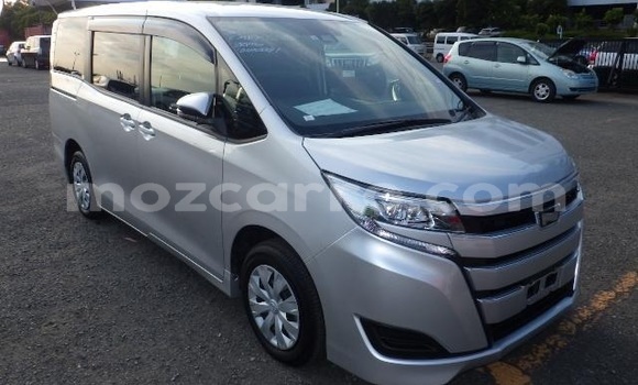 Tenga Imported Toyota Noah Zvimwe Mota in Maputo in Maputo
