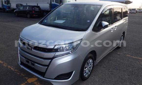 Tenga Imported Toyota Noah Zvimwe Mota in Maputo in Maputo Tenga Imported Toyota Noah Zvimwe Mota in Maputo in Maputo