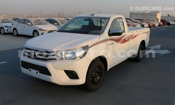 Comprar Importar Toyota Hilux Branco Carro em Import - Dubai em Cabo Delgado Comprar Importar Toyota Hilux Branco Carro em Import - Dubai em Cabo Delgado