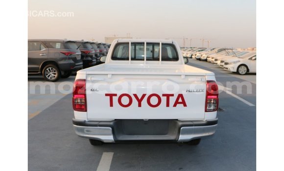Comprar Importar Toyota Hilux Branco Carro em Import - Dubai em Cabo Delgado Comprar Importar Toyota Hilux Branco Carro em Import - Dubai em Cabo Delgado