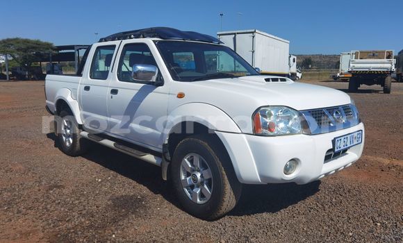 Buy Used Nissan NP 300 White Car in Chemba in Sofala Buy Used Nissan NP 300 White Car in Chemba in Sofala