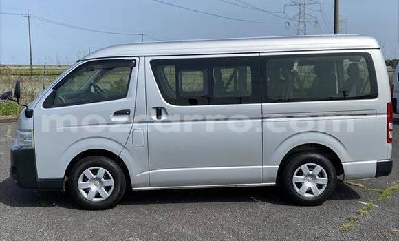 Tenga Imported Toyota Hiace Zvimwe Mota in Maputo in Maputo Tenga Imported Toyota Hiace Zvimwe Mota in Maputo in Maputo