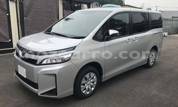 Nunua Imported Toyota Voxy Nyingine Gari ndani ya Maputo nchini Maputo