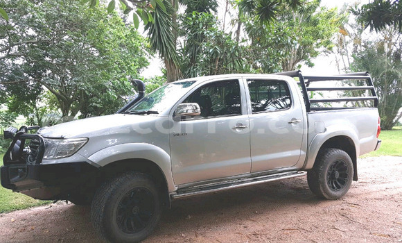 Nunua Ilio tumika Toyota Hilux Fedha Gari ndani ya Maputo nchini Maputo Nunua Ilio tumika Toyota Hilux Fedha Gari ndani ya Maputo nchini Maputo