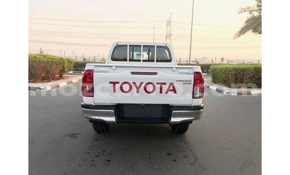 Comprar Importar Toyota Hilux Branco Carro em Import - Dubai em Cabo Delgado Comprar Importar Toyota Hilux Branco Carro em Import - Dubai em Cabo Delgado