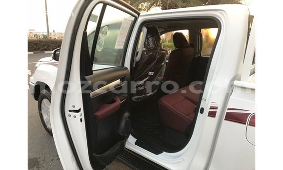 Comprar Importar Toyota Hilux Branco Carro em Import - Dubai em Cabo Delgado Comprar Importar Toyota Hilux Branco Carro em Import - Dubai em Cabo Delgado